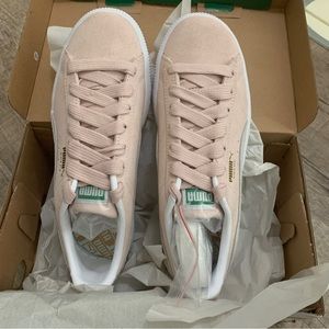 Puma Suede Classics XXI Women's shoes (Pink/Gold/White) sneakers